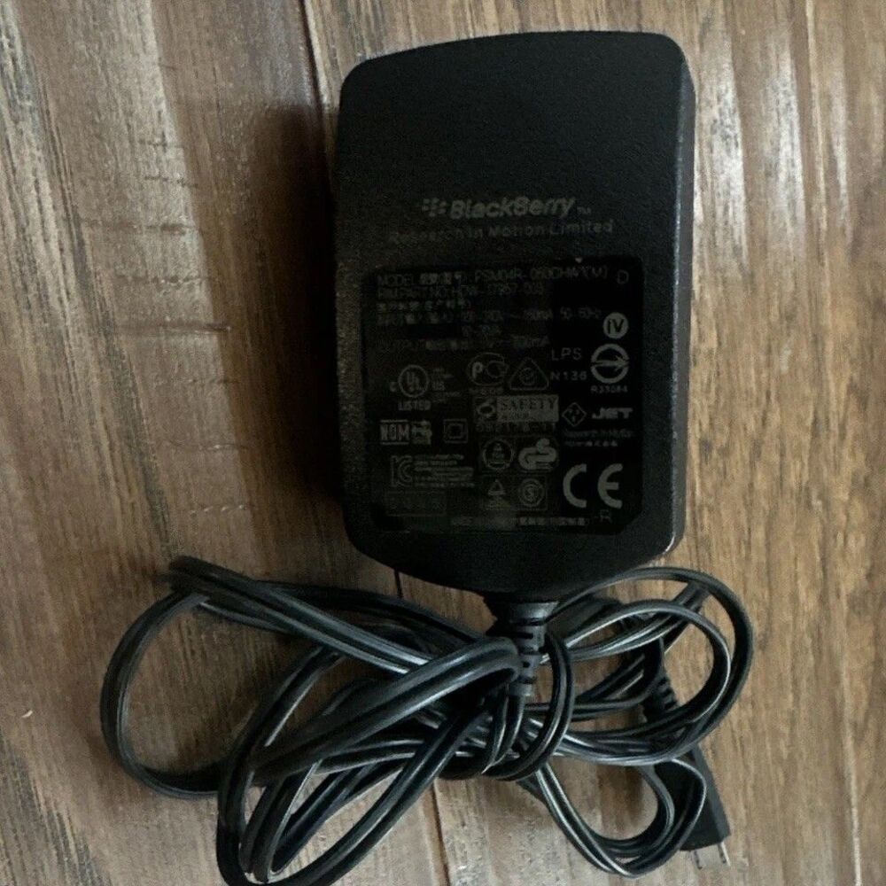 BlackBerry PSM04R-050CHW1(M) AC/DC Adapter 5V 700mA Micro-USB Charger 1m